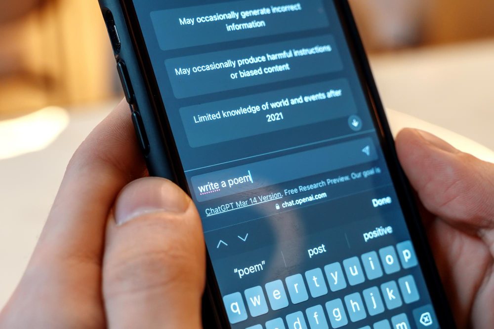 looking for voice feature on mobile app achatgpt
