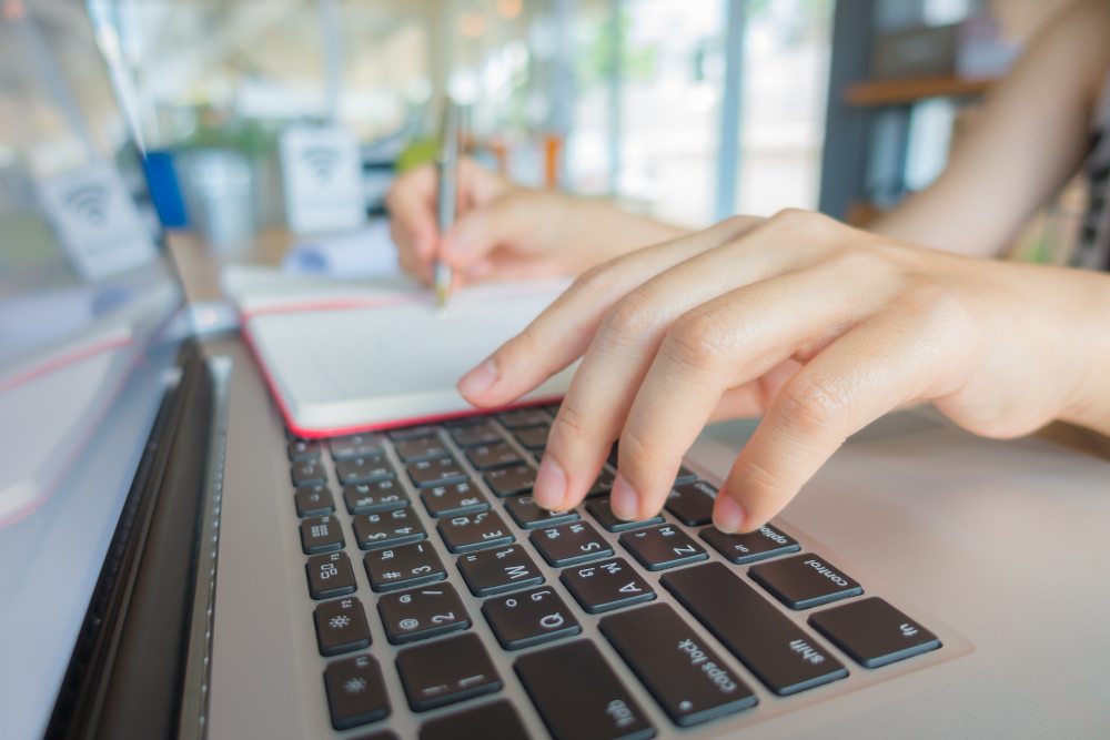taking notes while reading simplified text