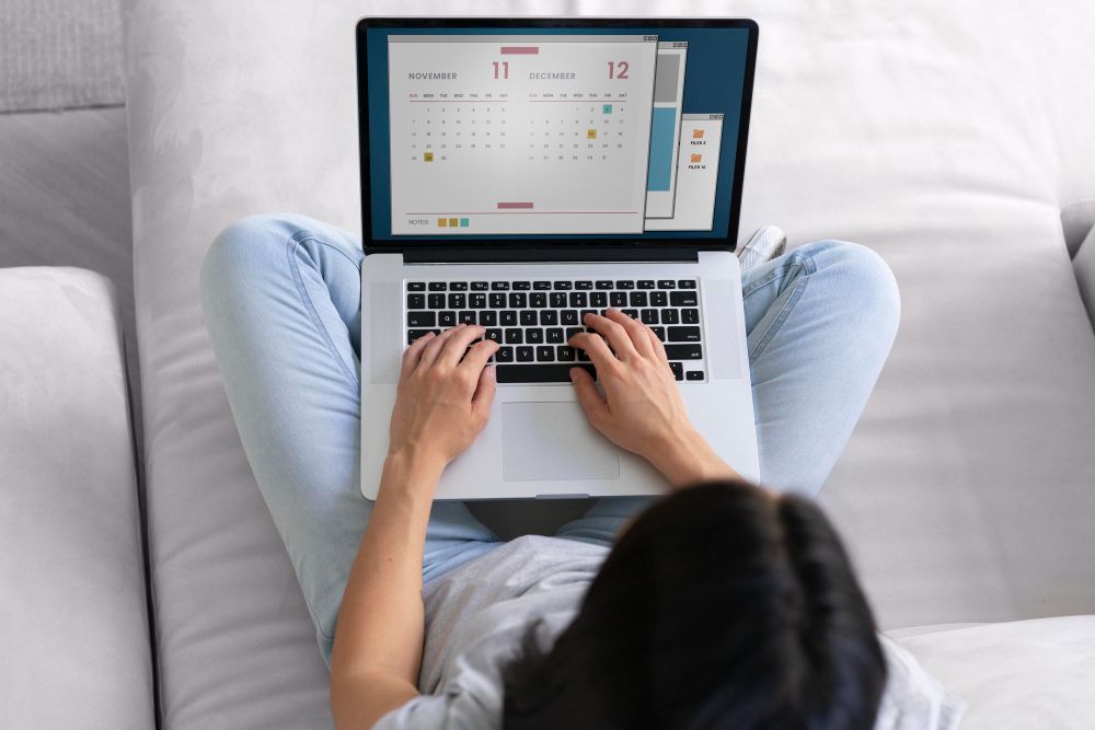 person scheduling a zoom meeting